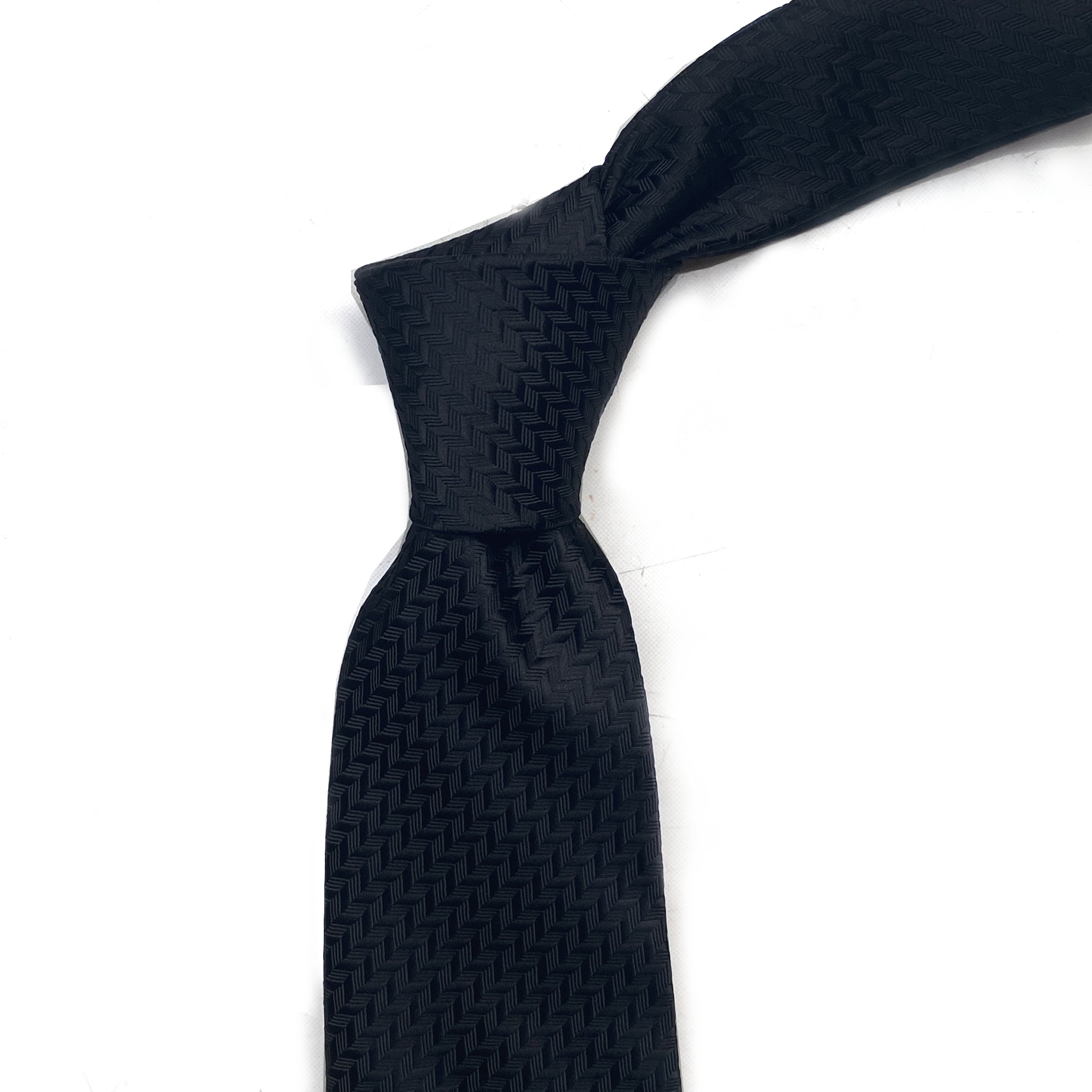 Orotie Black with Maze Design